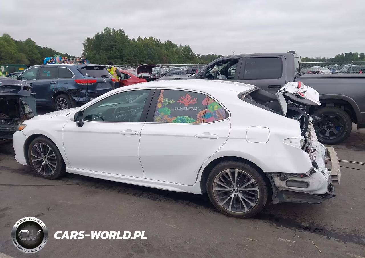 2018 Toyota Camry Se VIN:4T1B11HK5JU647260 - 15