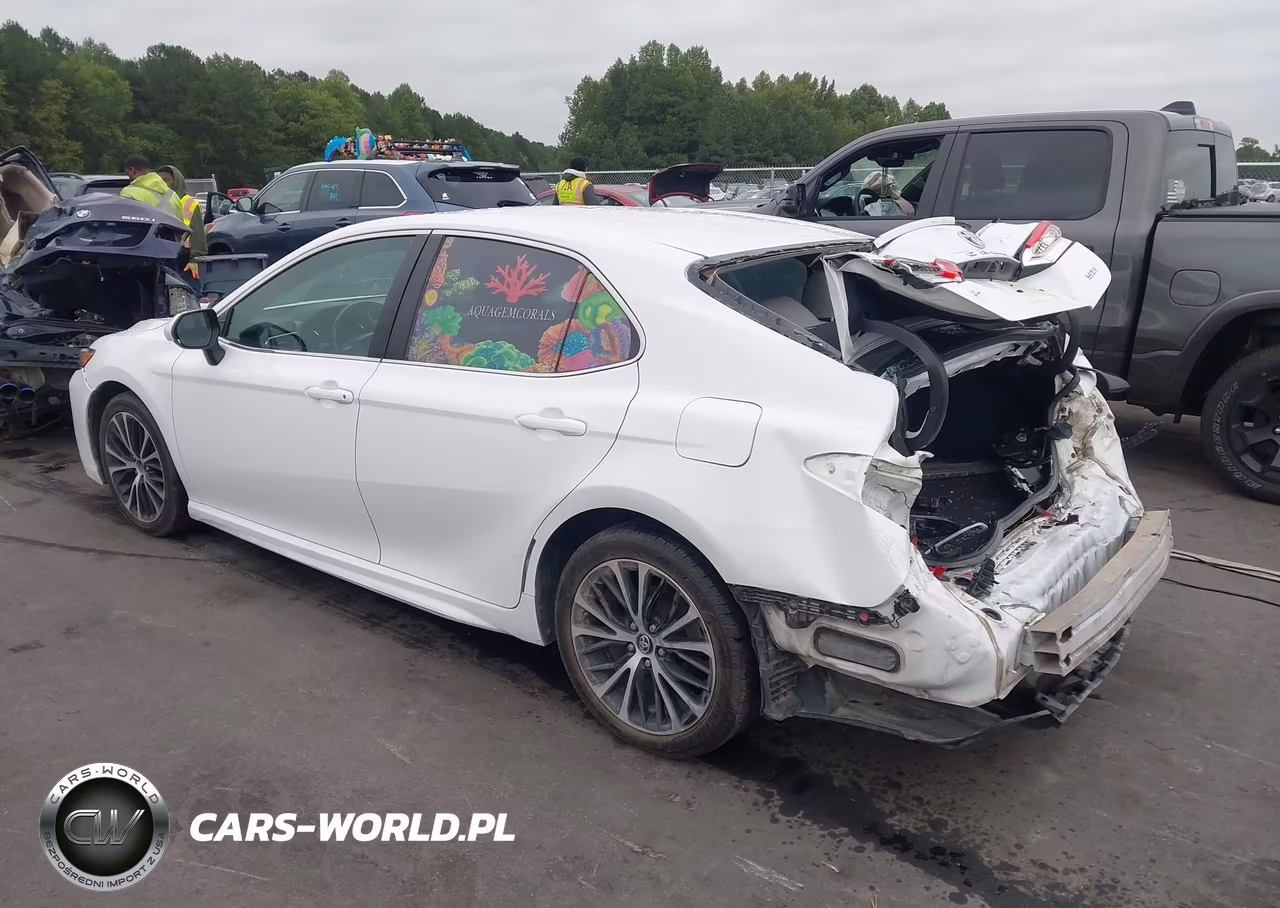 2018 Toyota Camry Se VIN:4T1B11HK5JU647260 - 3