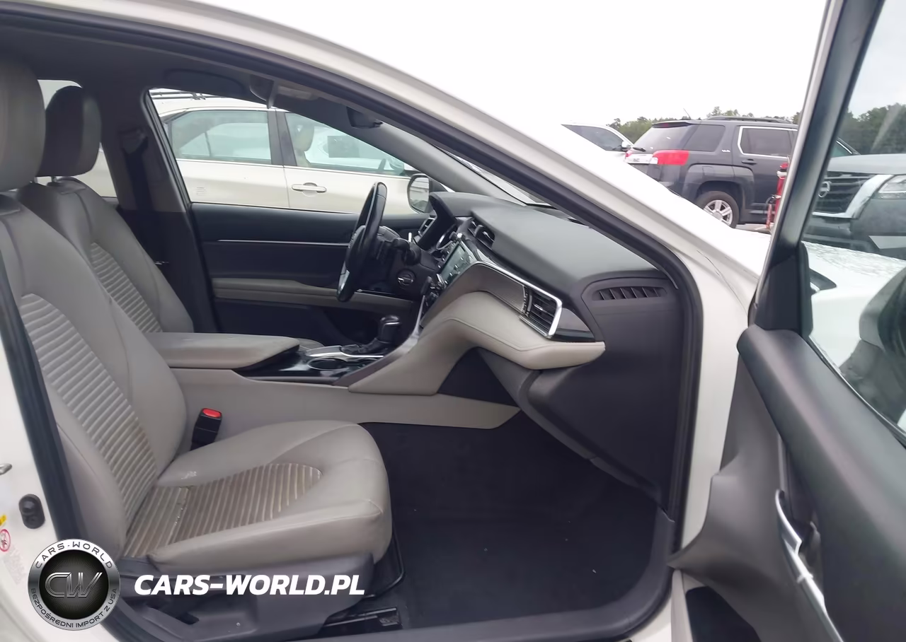 2018 Toyota Camry Se VIN:4T1B11HK5JU647260 - 5