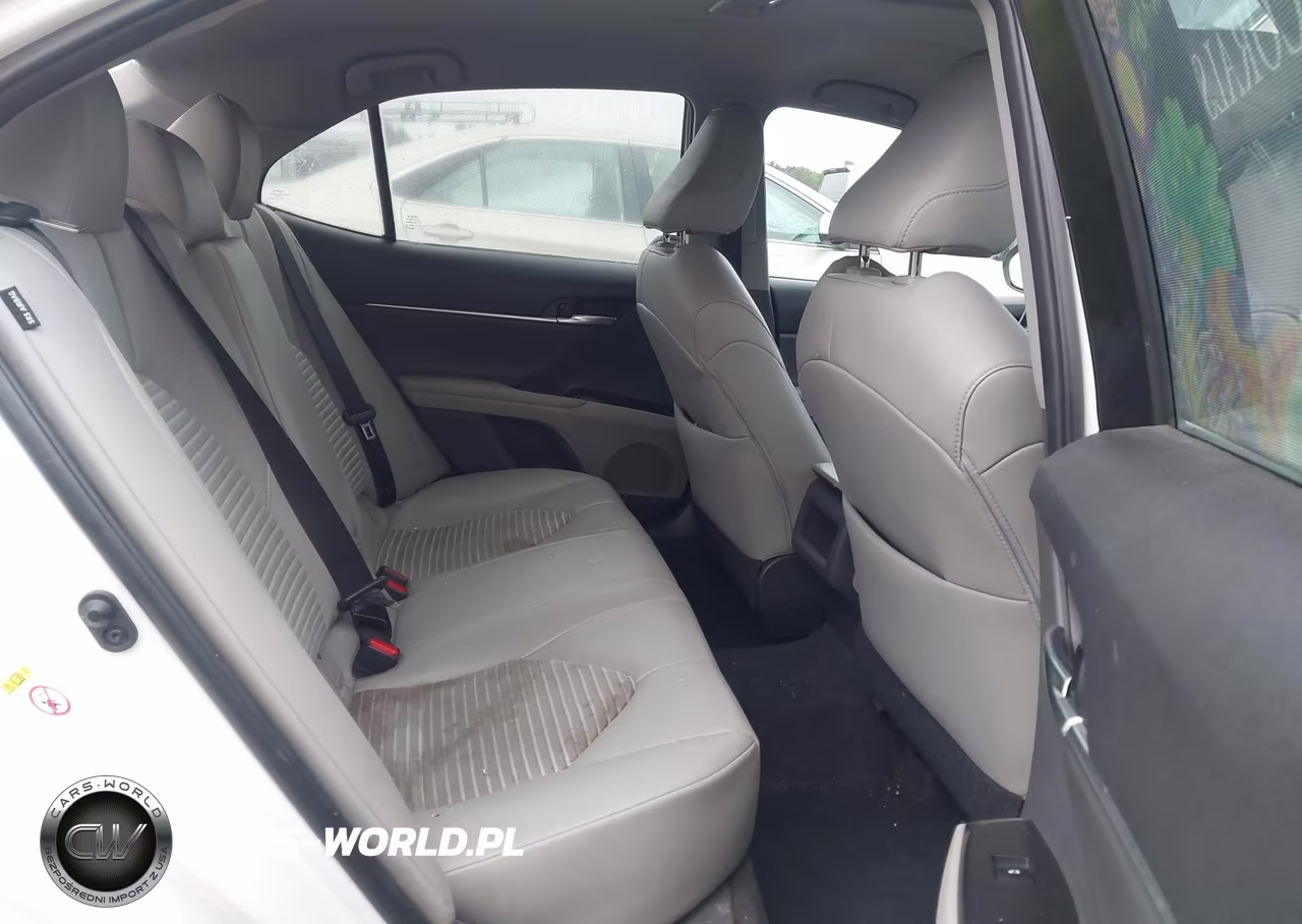 2018 Toyota Camry Se VIN:4T1B11HK5JU647260 - 8