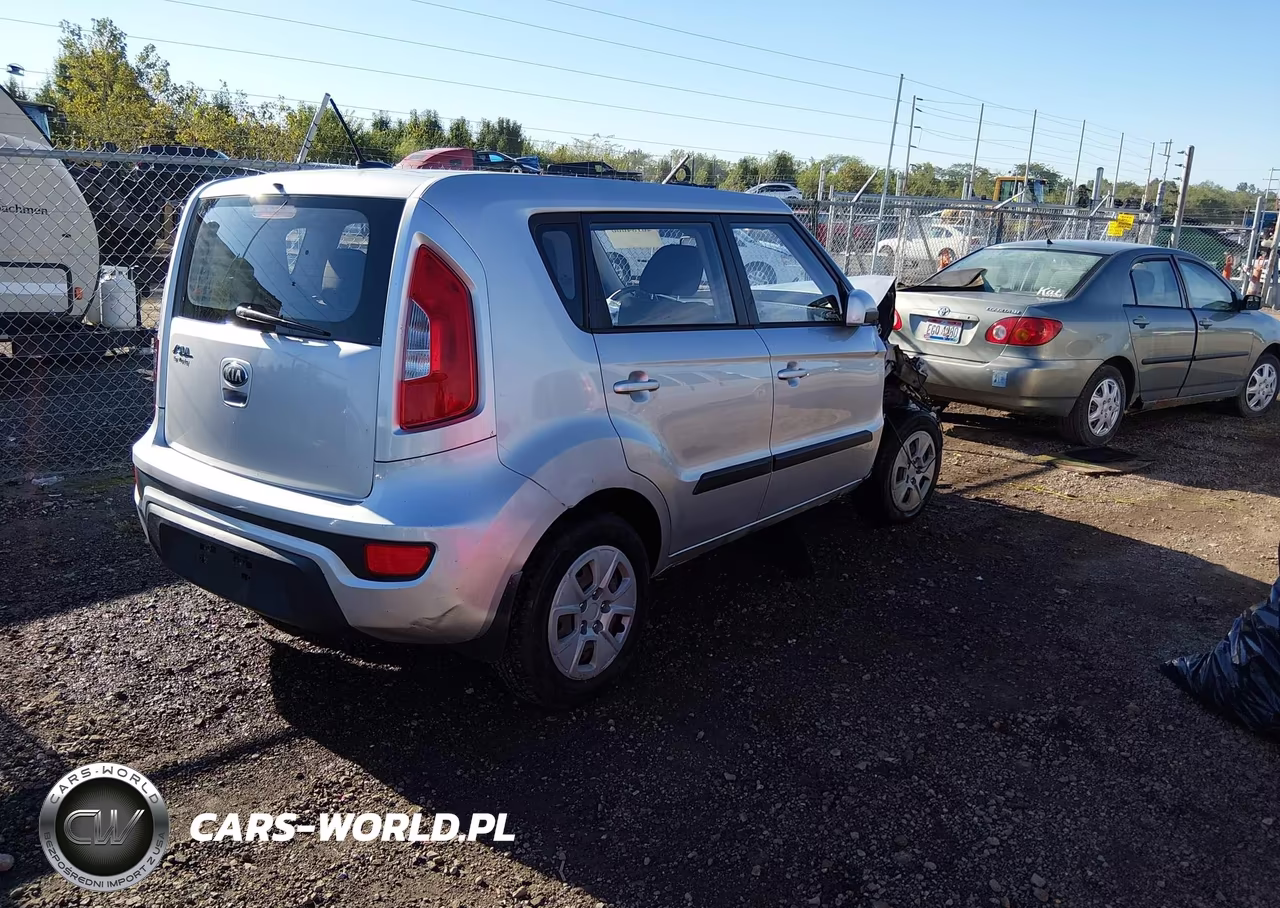 2013 Kia Soul VIN:KNDJT2A54D7758096 - 4