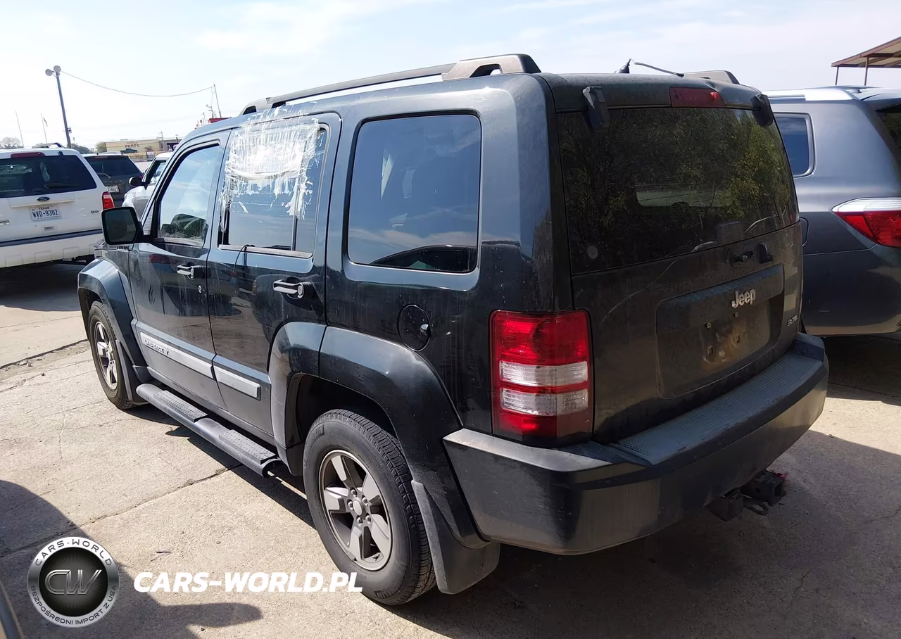2008 Jeep Liberty Sport VIN:1J8GP28K68W233037 - 3