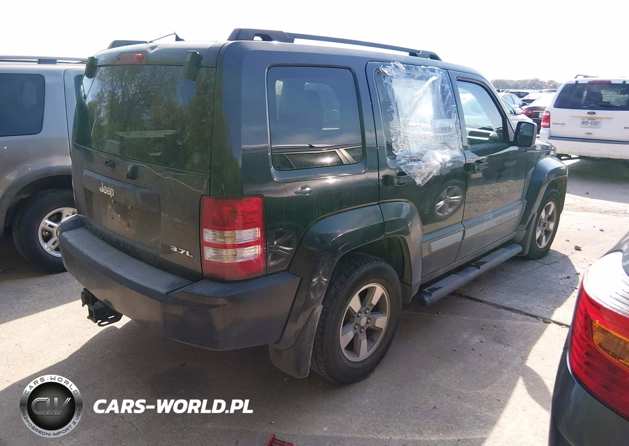 2008 Jeep Liberty Sport VIN:1J8GP28K68W233037 - 4