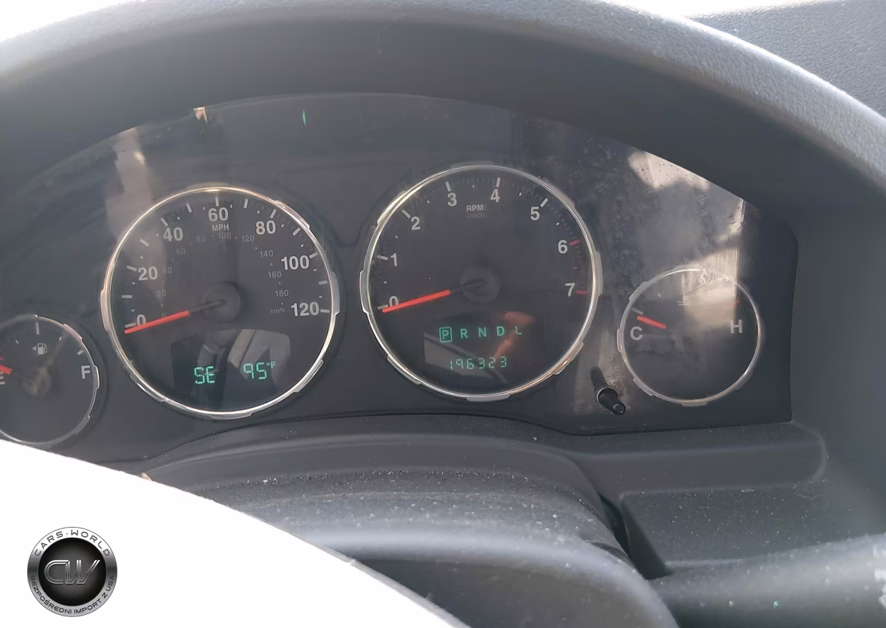 2008 Jeep Liberty Sport VIN:1J8GP28K68W233037 - 7