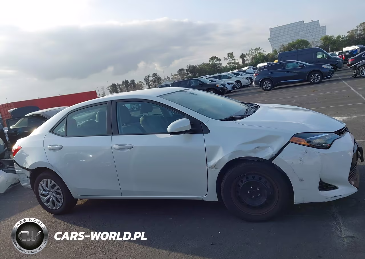 2017 Toyota Corolla Le VIN:5YFBURHE5HP735138 - 15
