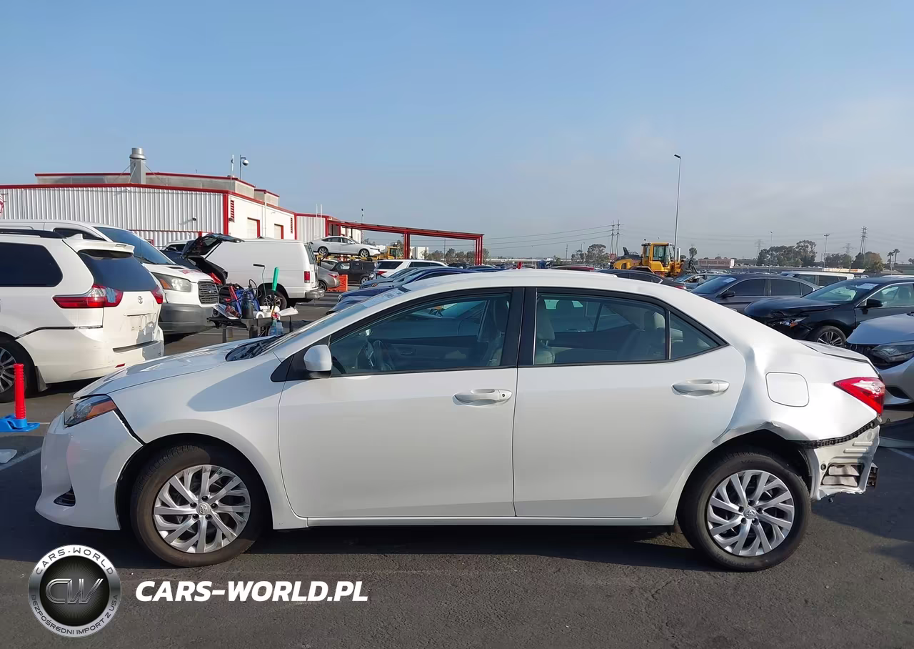 2017 Toyota Corolla Le VIN:5YFBURHE5HP735138 - 16