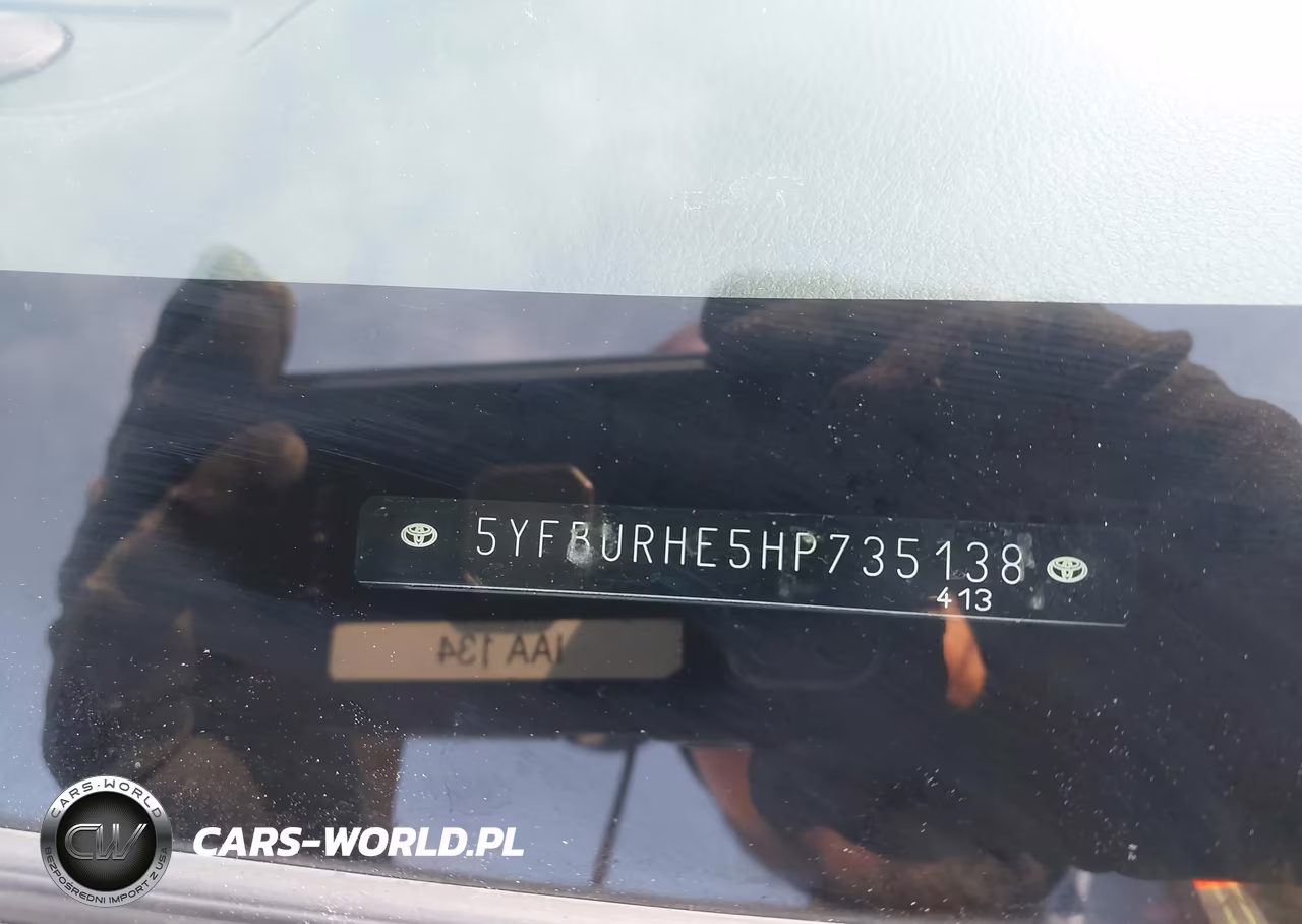 2017 Toyota Corolla Le VIN:5YFBURHE5HP735138 - 9