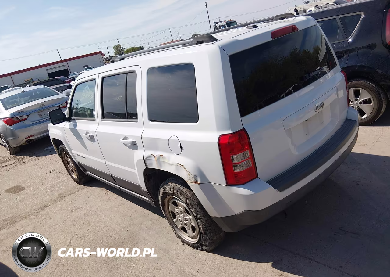 2016 Jeep Patriot Sport VIN:1C4NJPBB0GD810211 - 3