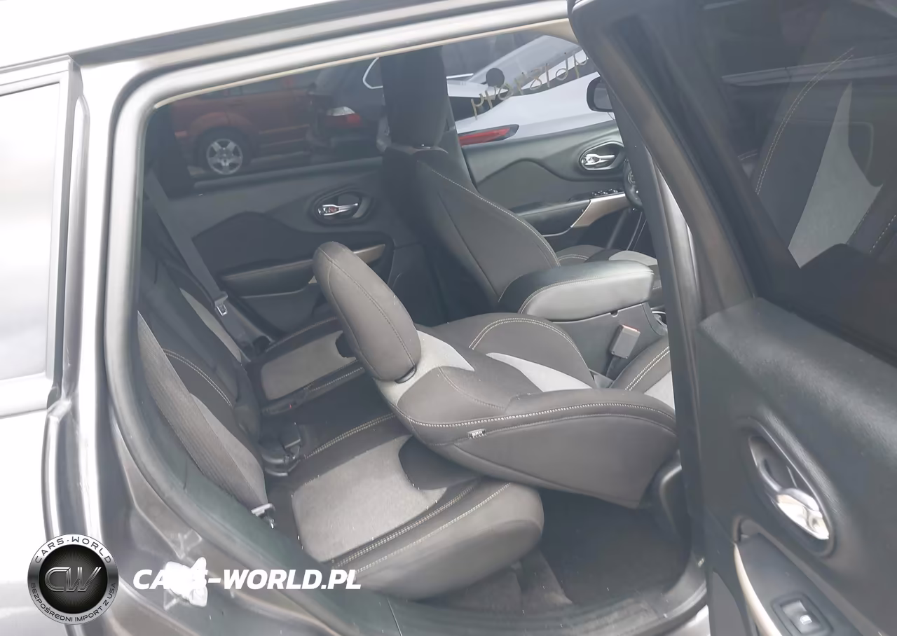 2018 Jeep Cherokee Latitude Fwd VIN:1C4PJLCB7JD539929 - 8