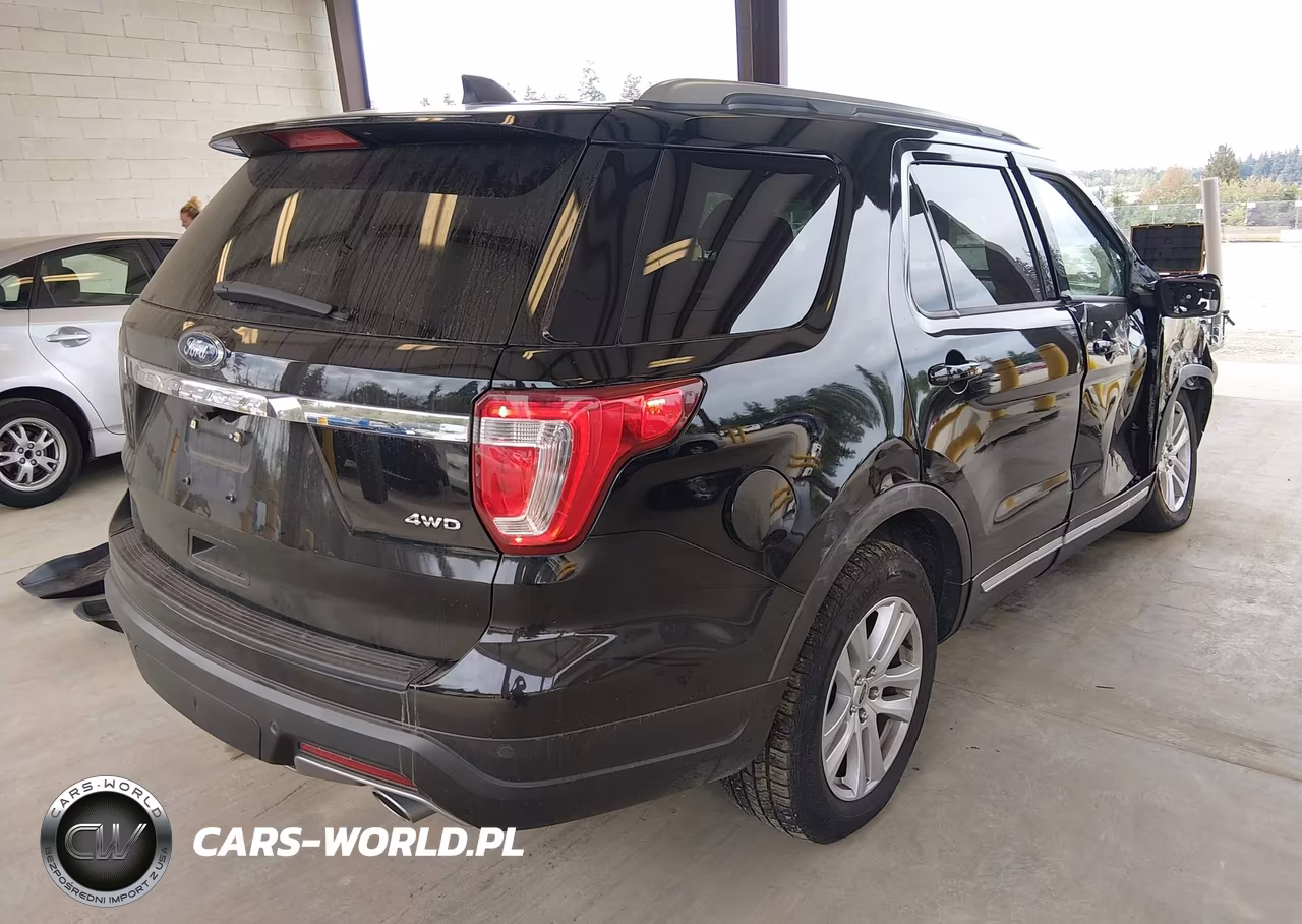 2018 Ford Explorer Xlt VIN:1FM5K8D84JGA36390 - 4