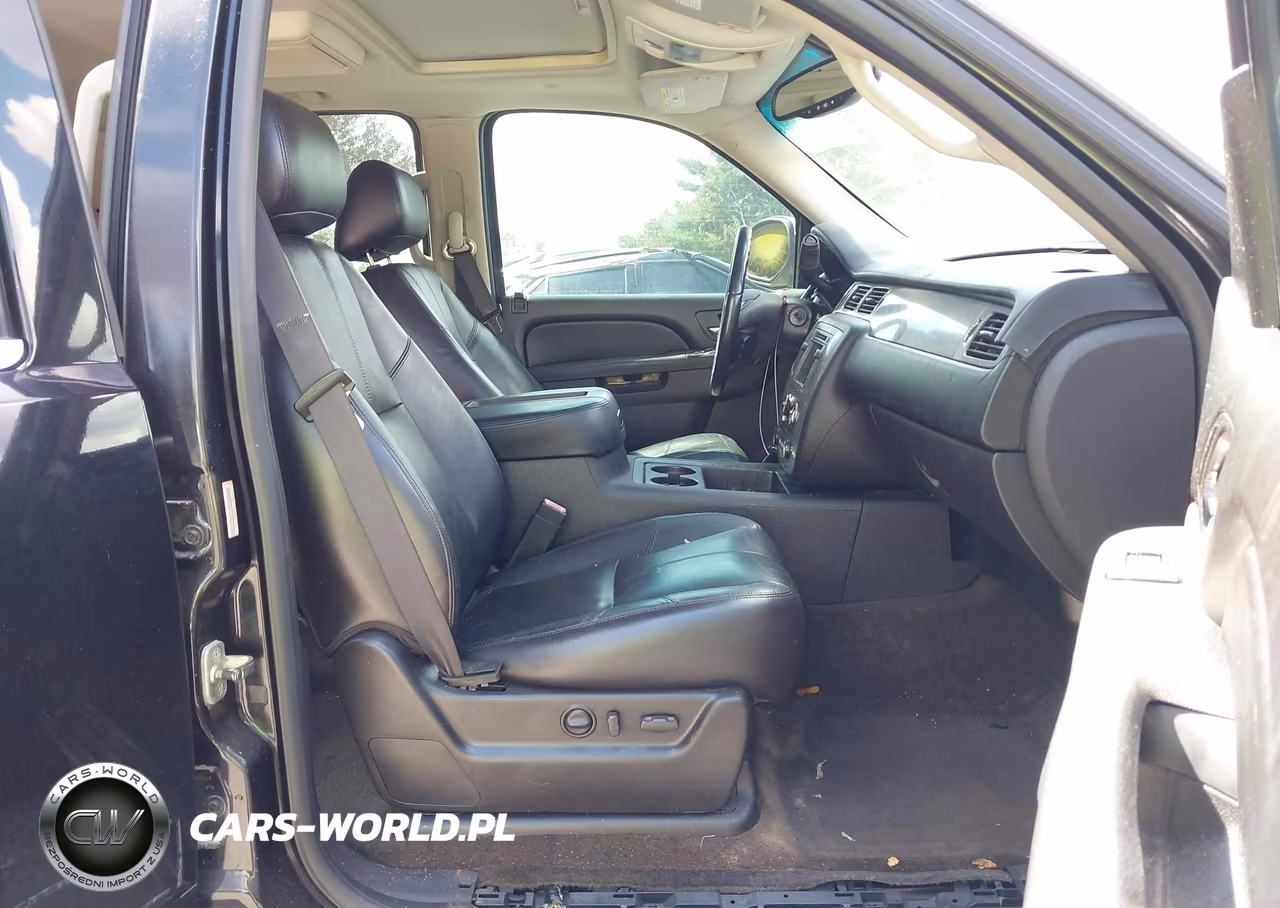 2010 Chevrolet Tahoe Lt VIN:1GNUCBE08AR199915 - 5