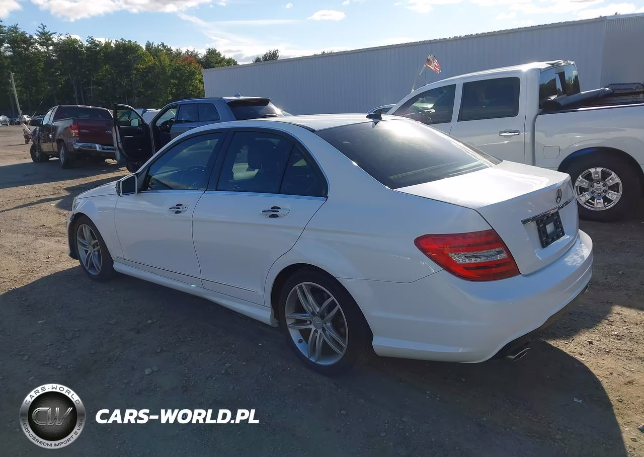 2014 Mercedes-Benz C 300 Sport 4Matic VIN:WDDGF8AB0EA933772 - 3