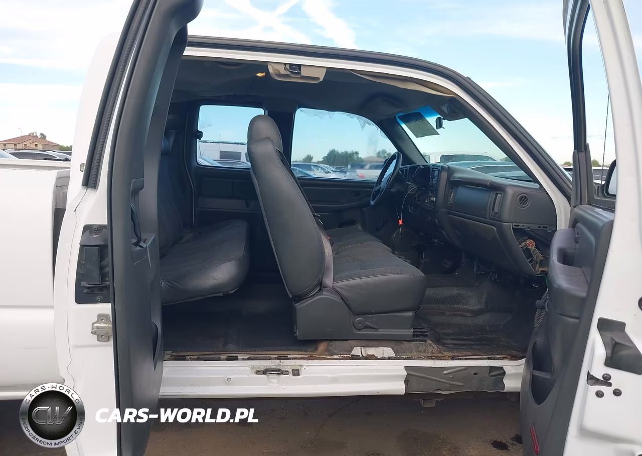 2005 Chevrolet Silverado 2500Hd Work Truck VIN:1GCHC29U15E209219 - 8