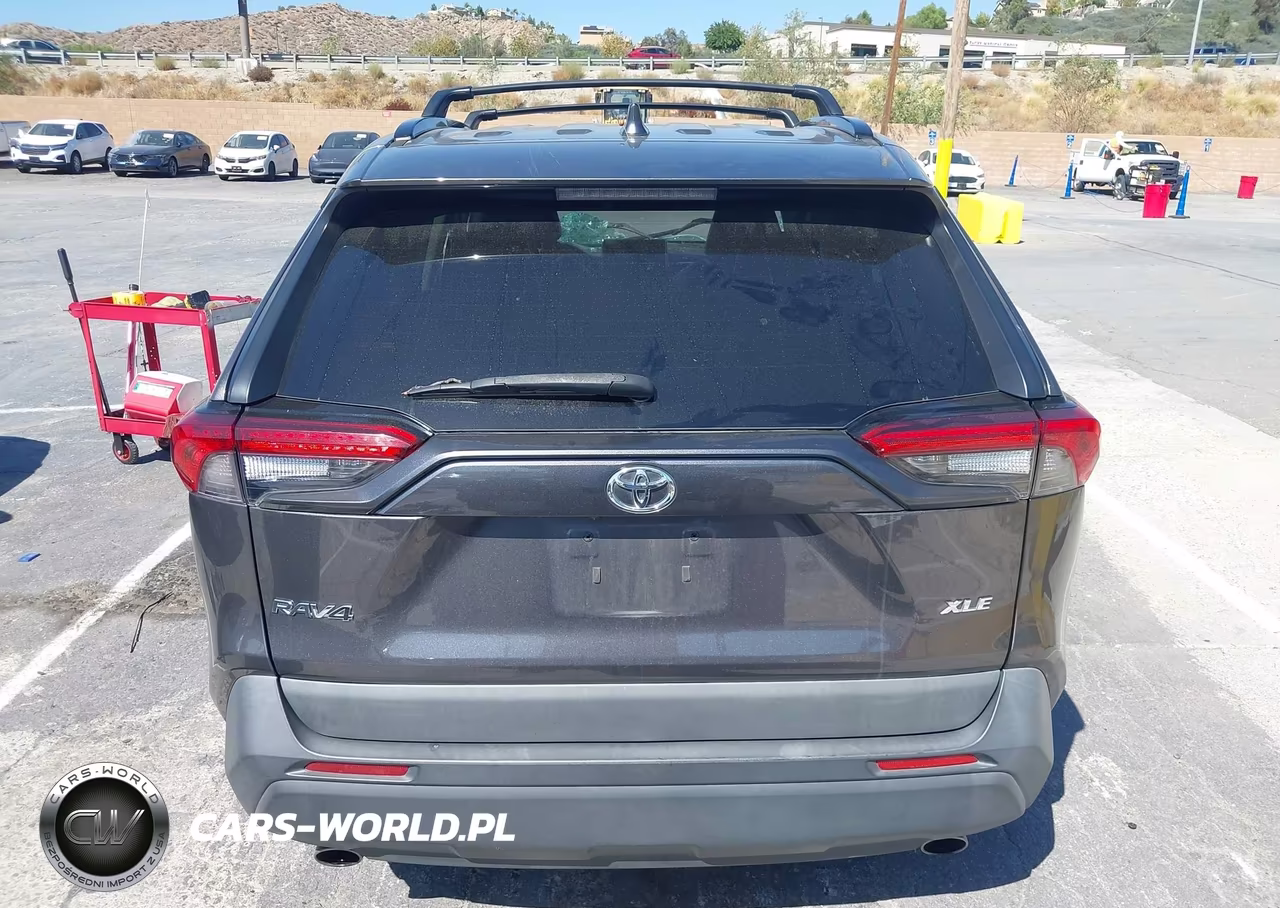 2021 Toyota Rav4 Xle Premium VIN:2T3C1RFV4MC172214 - 18