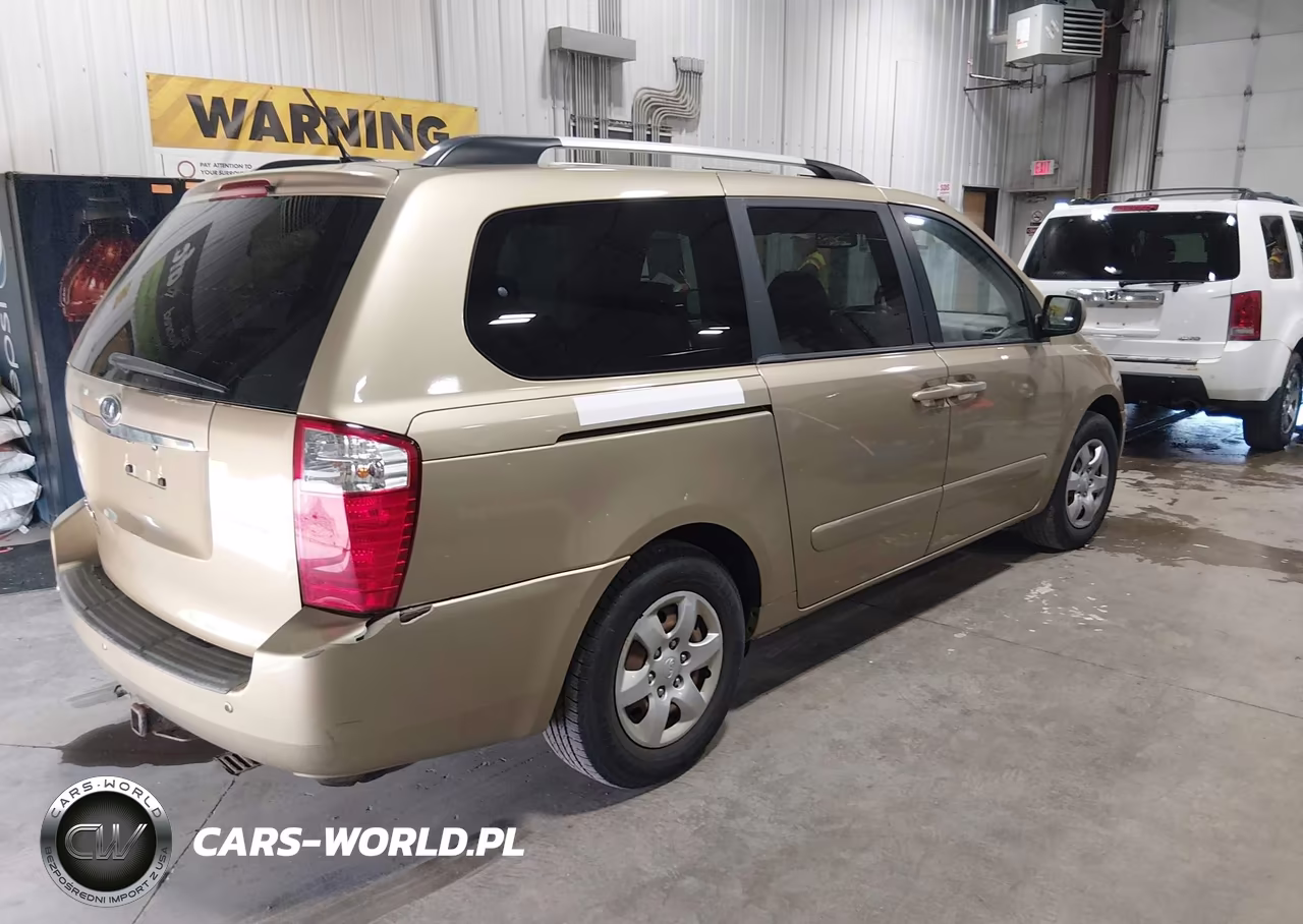 2010 Kia Sedona Lx VIN:KNDMG4C3XA6330219 - 4