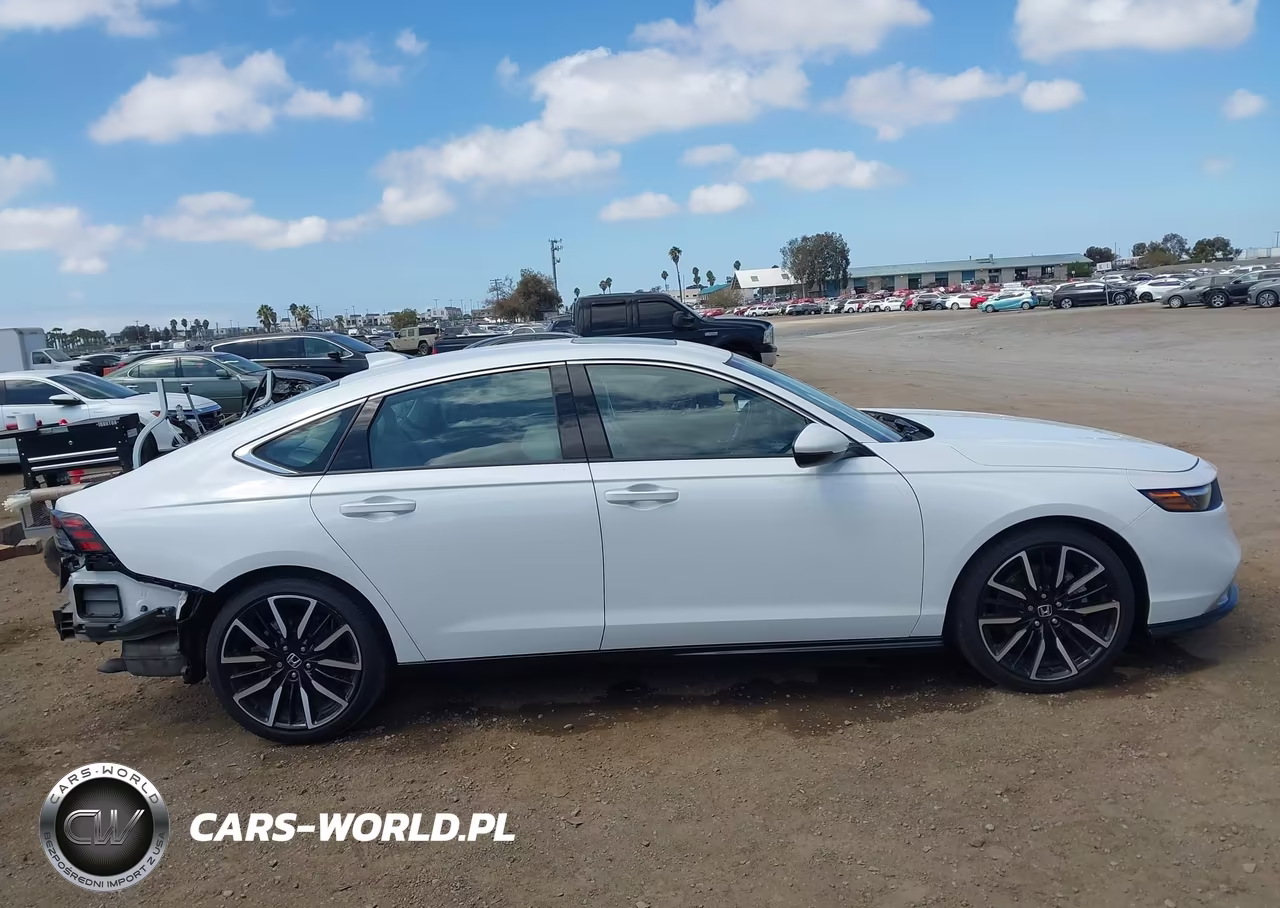 2023 Honda Accord Hybrid Touring VIN:1HGCY2F80PA021533 - 14
