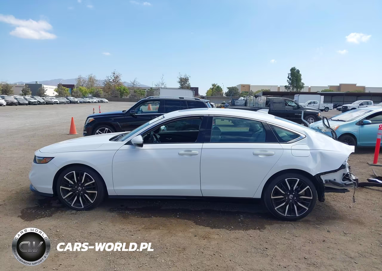 2023 Honda Accord Hybrid Touring VIN:1HGCY2F80PA021533 - 15