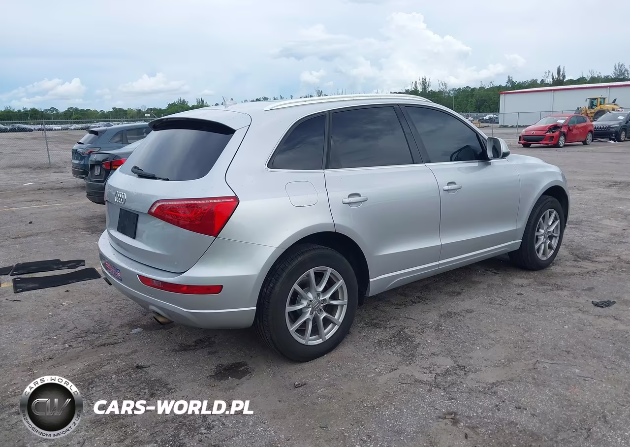 2011 Audi Q5 2.0T Premium VIN:WA1LFAFP5BA035078 - 4