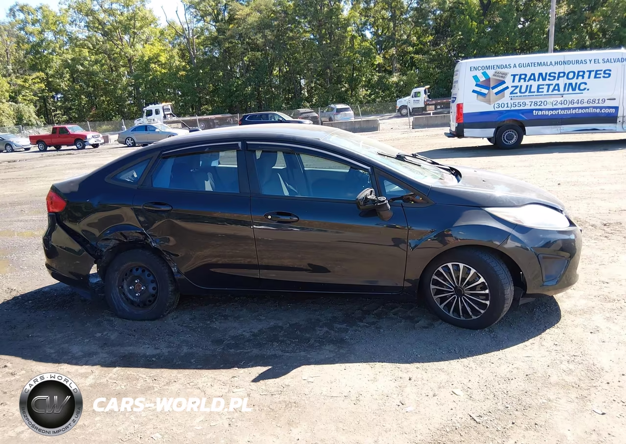 2013 Ford Fiesta S VIN:3FADP4AJ1DM218937 - 13