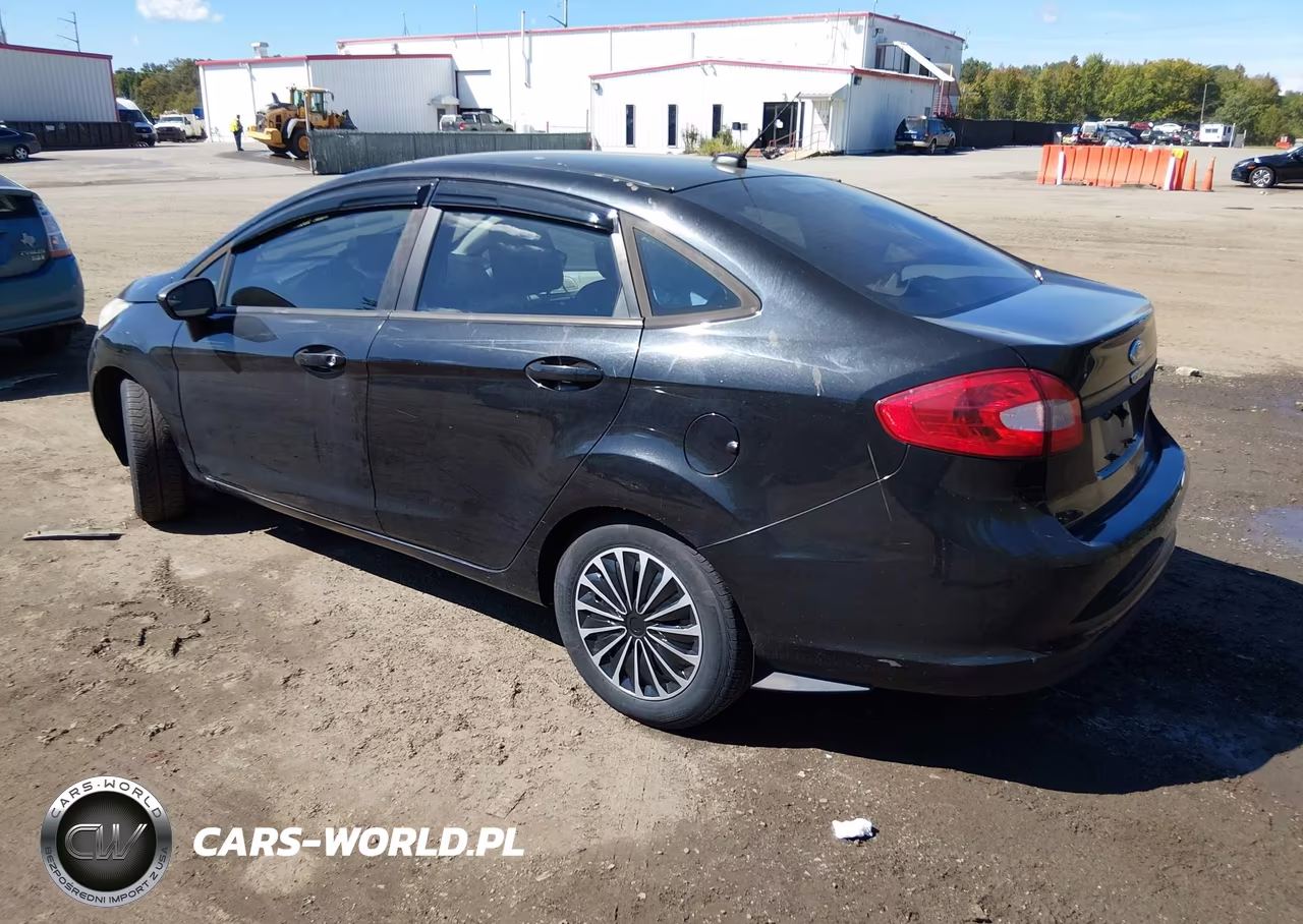 2013 Ford Fiesta S VIN:3FADP4AJ1DM218937 - 3