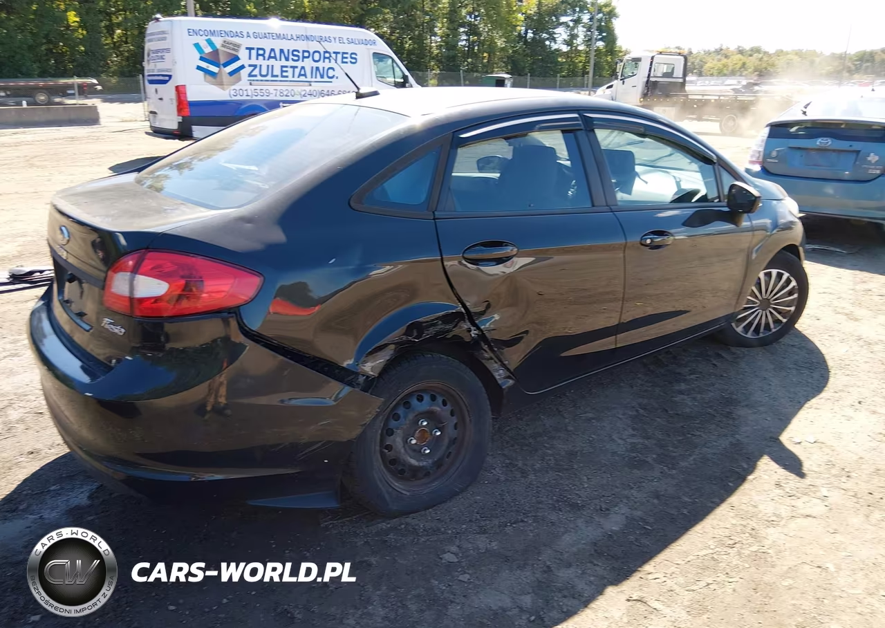 2013 Ford Fiesta S VIN:3FADP4AJ1DM218937 - 4