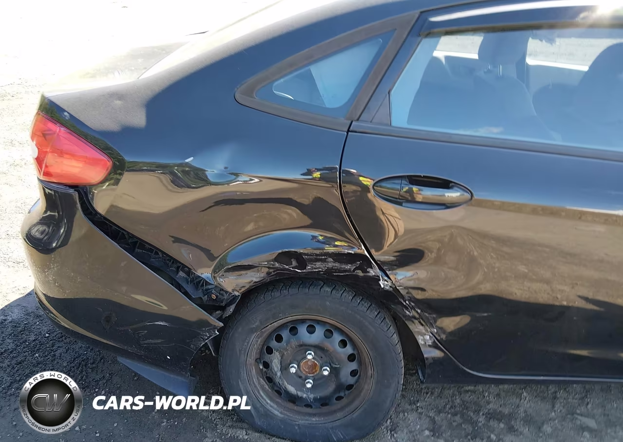 2013 Ford Fiesta S VIN:3FADP4AJ1DM218937 - 6
