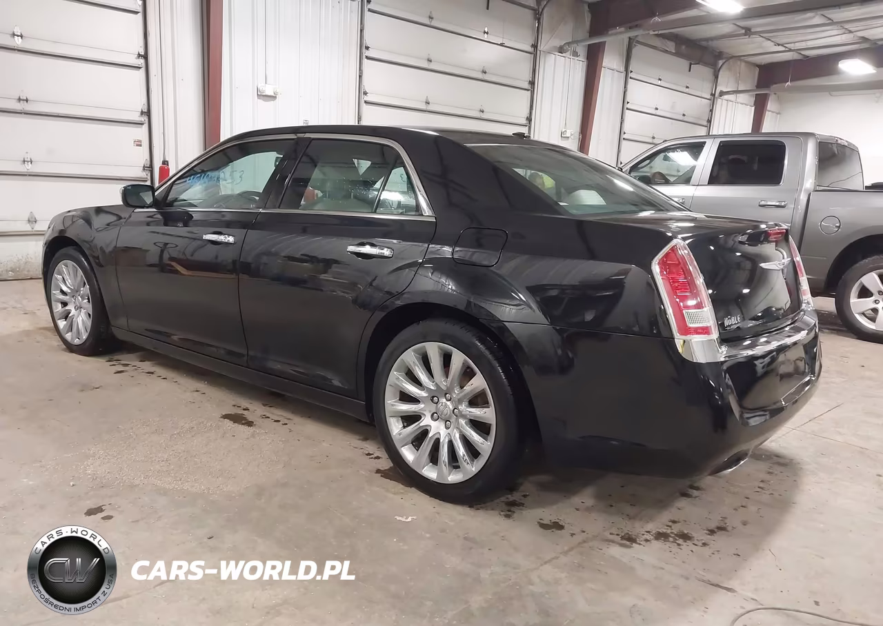 2014 Chrysler 300 Uptown Edition VIN:2C3CCAAG6EH327709 - 3