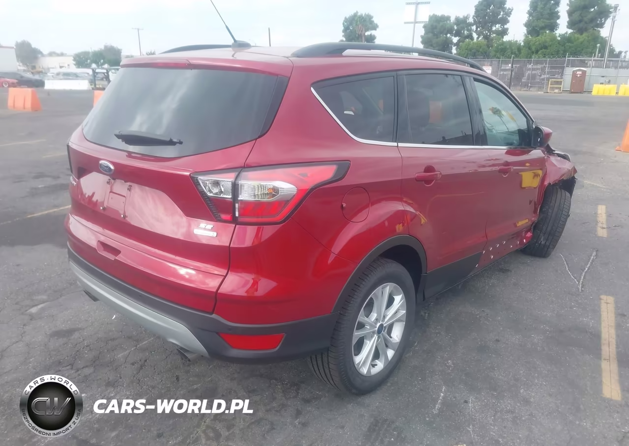 2017 Ford Escape Se VIN:1FMCU0G9XHUE96768 - 4