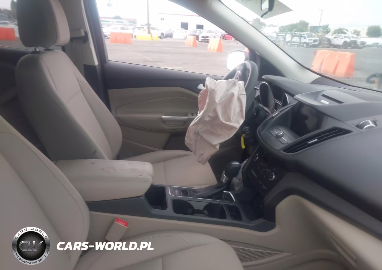 2017 Ford Escape Se VIN:1FMCU0G9XHUE96768 - 5