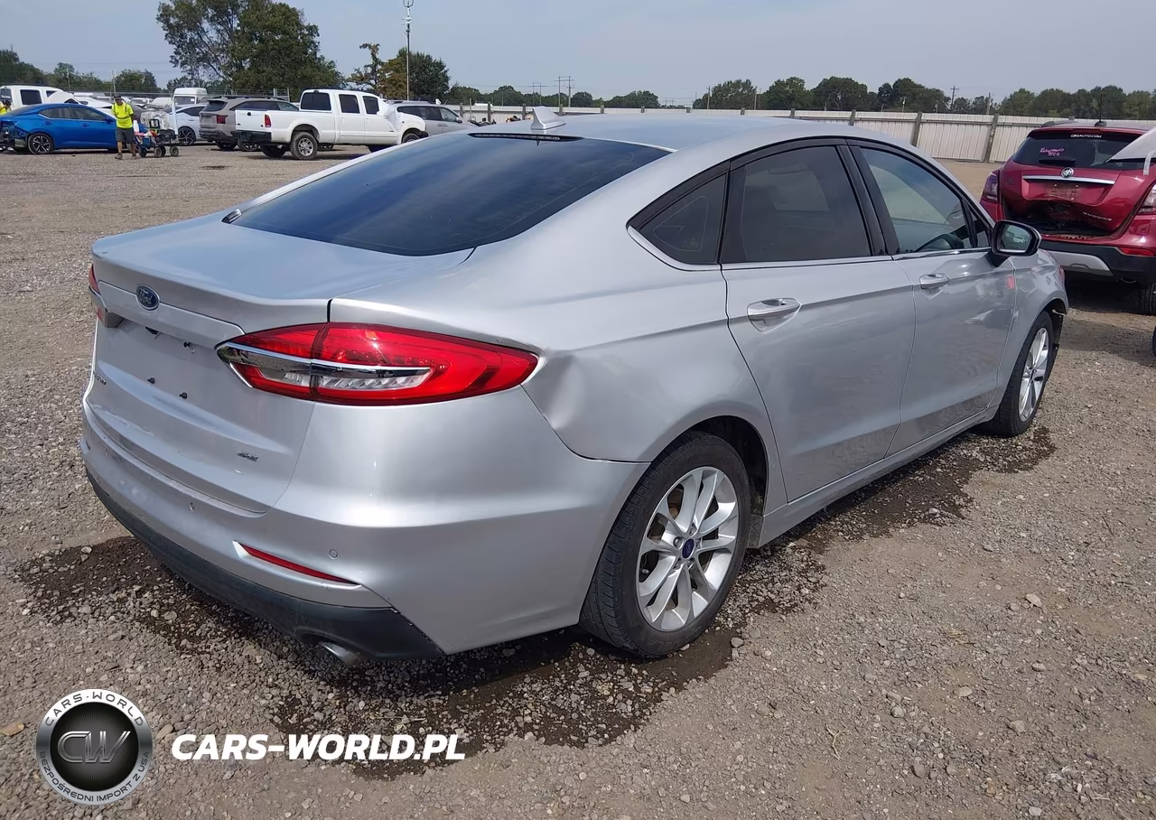 2019 Ford Fusion Se VIN:3FA6P0HD4KR132443 - 4