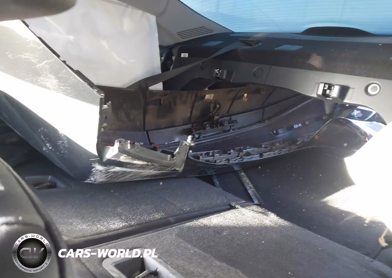 2025 Hyundai Elantra Limited VIN:KMHLP4DG4SU898519 - 8