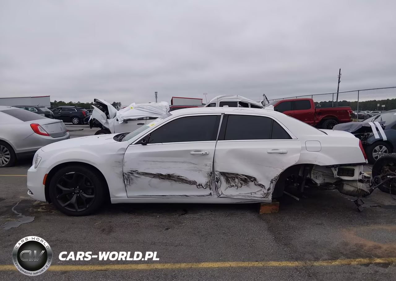 2021 Chrysler 300 Touring VIN:2C3CCAAG7MH512026 - 15