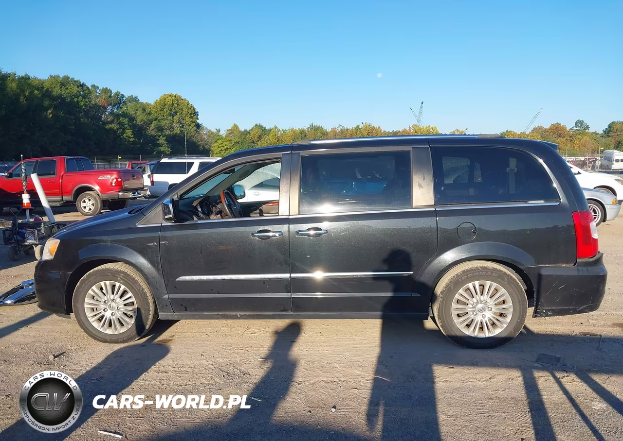2013 Chrysler Town & Country Limited VIN:2C4RC1GGXDR589710 - 14