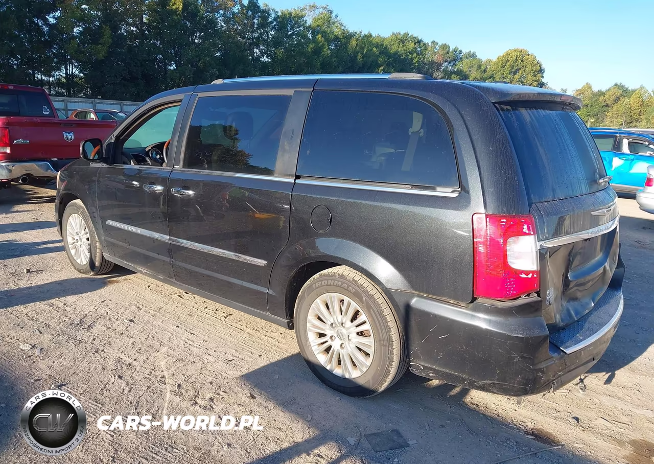 2013 Chrysler Town & Country Limited VIN:2C4RC1GGXDR589710 - 3