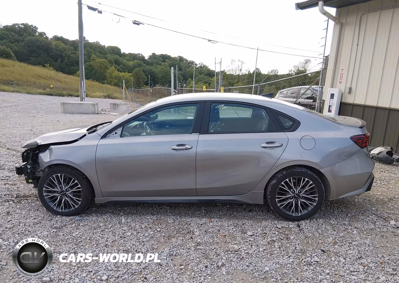 2023 Kia Forte Gt-Line VIN:3KPF54AD1PE665804 - 15