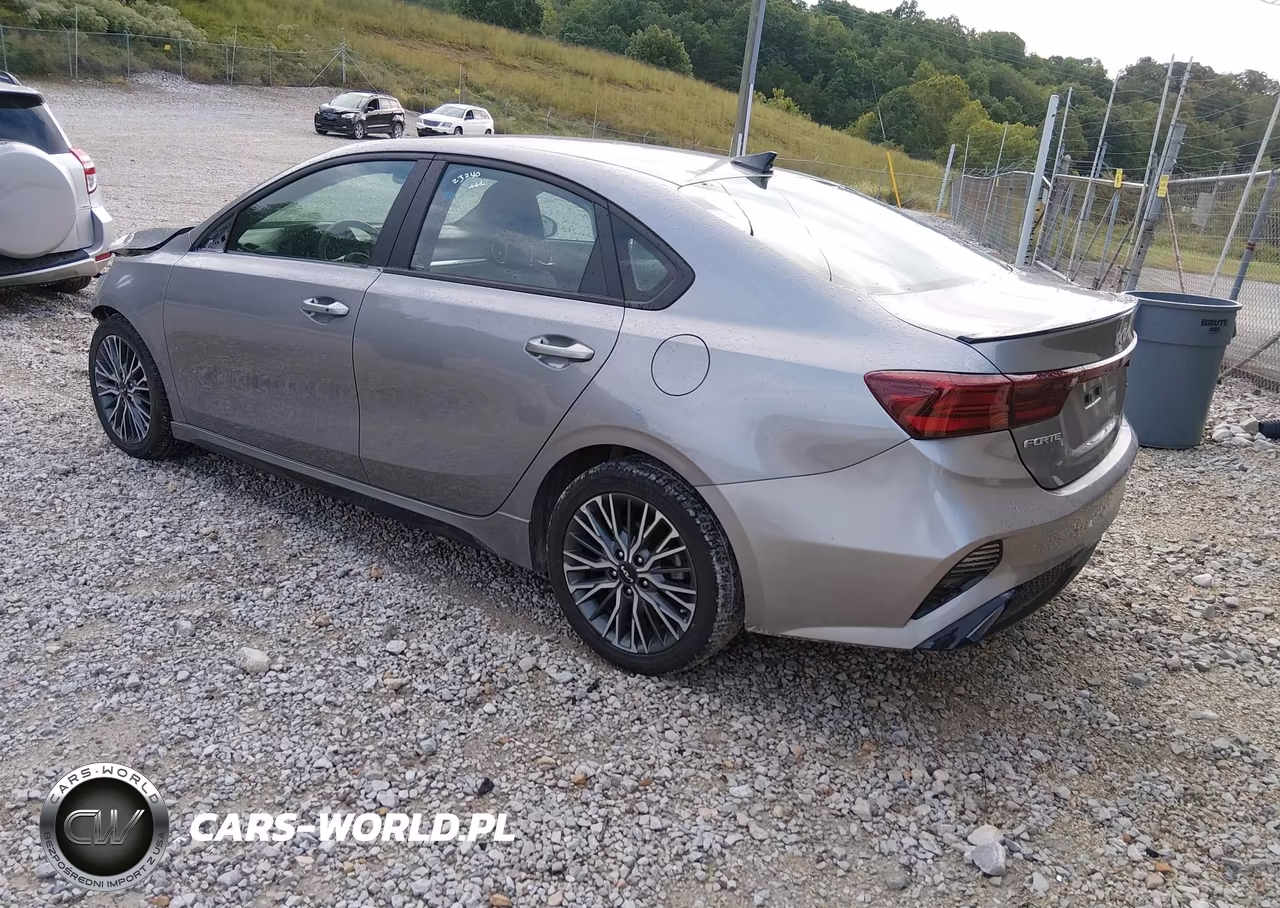 2023 Kia Forte Gt-Line VIN:3KPF54AD1PE665804 - 3
