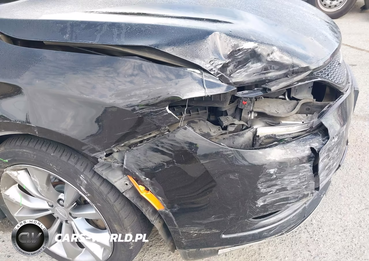 2015 Chrysler 200 S VIN:1C3CCCBG7FN735882 - 17