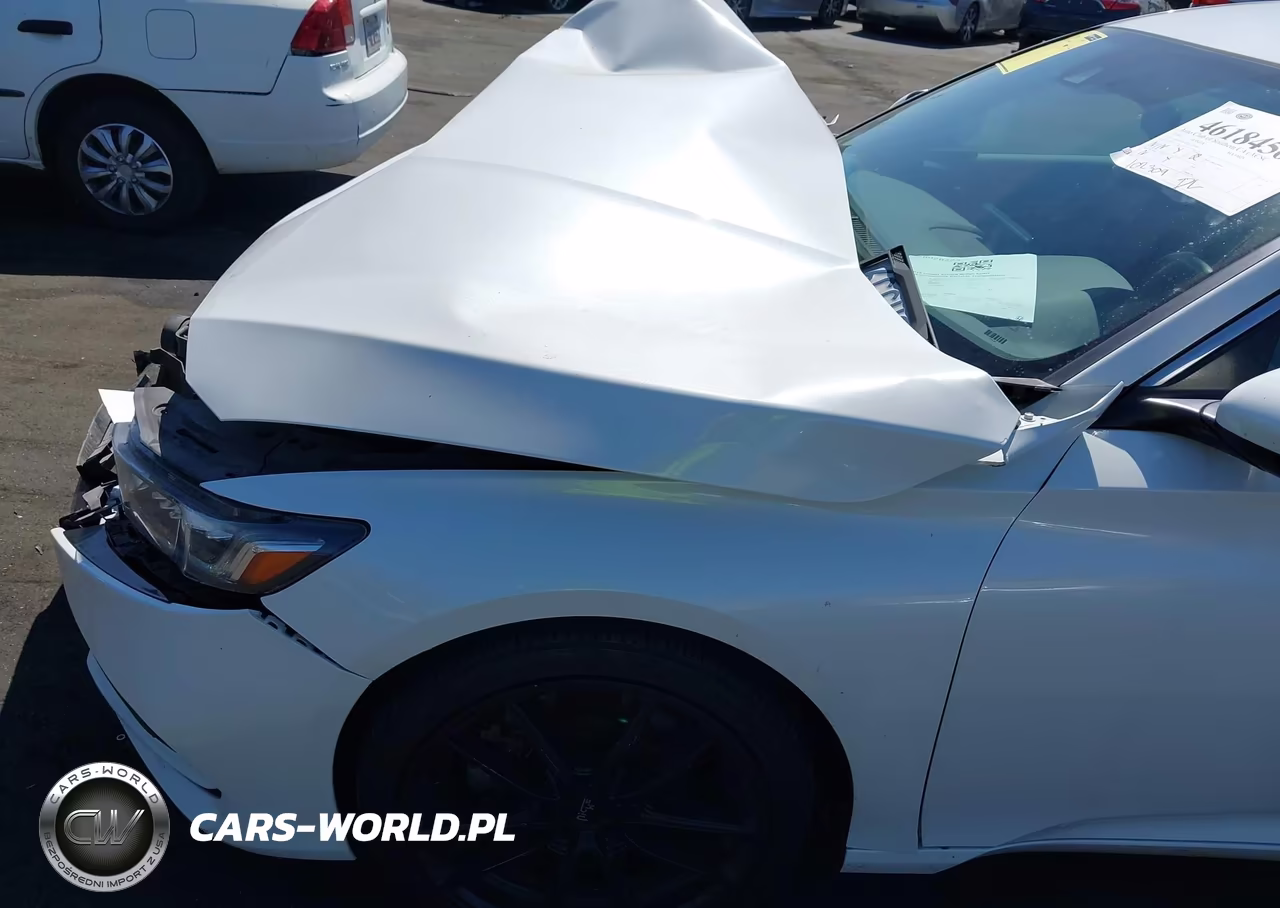 2018 Honda Accord Sport VIN:1HGCV1F32JA172663 - 18