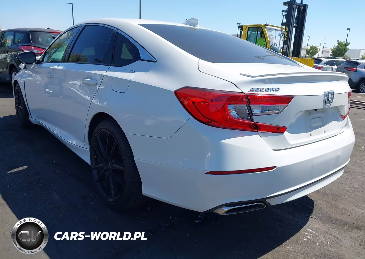 2018 Honda Accord Sport VIN:1HGCV1F32JA172663 - 3