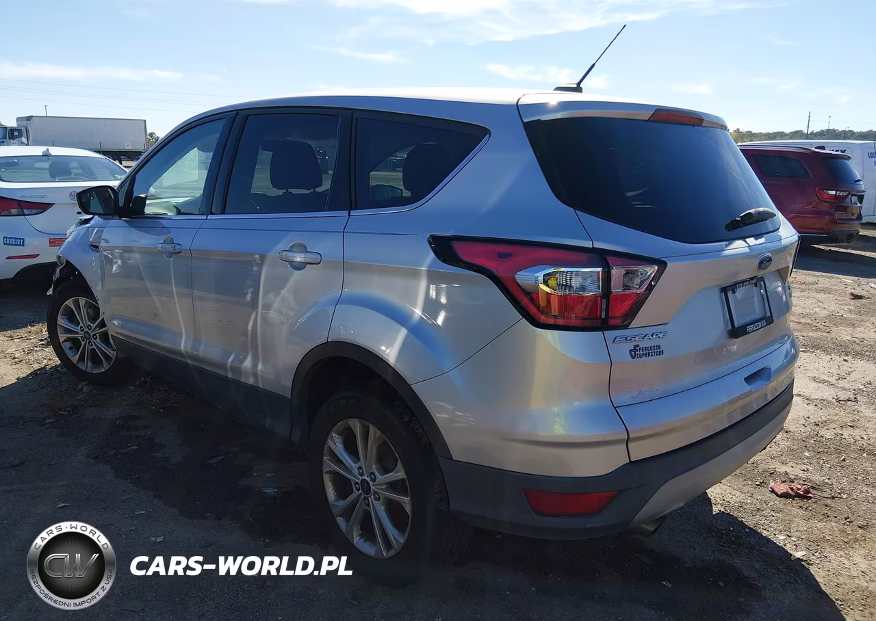 2017 Ford Escape Se VIN:1FMCU0GD1HUB88070 - 3