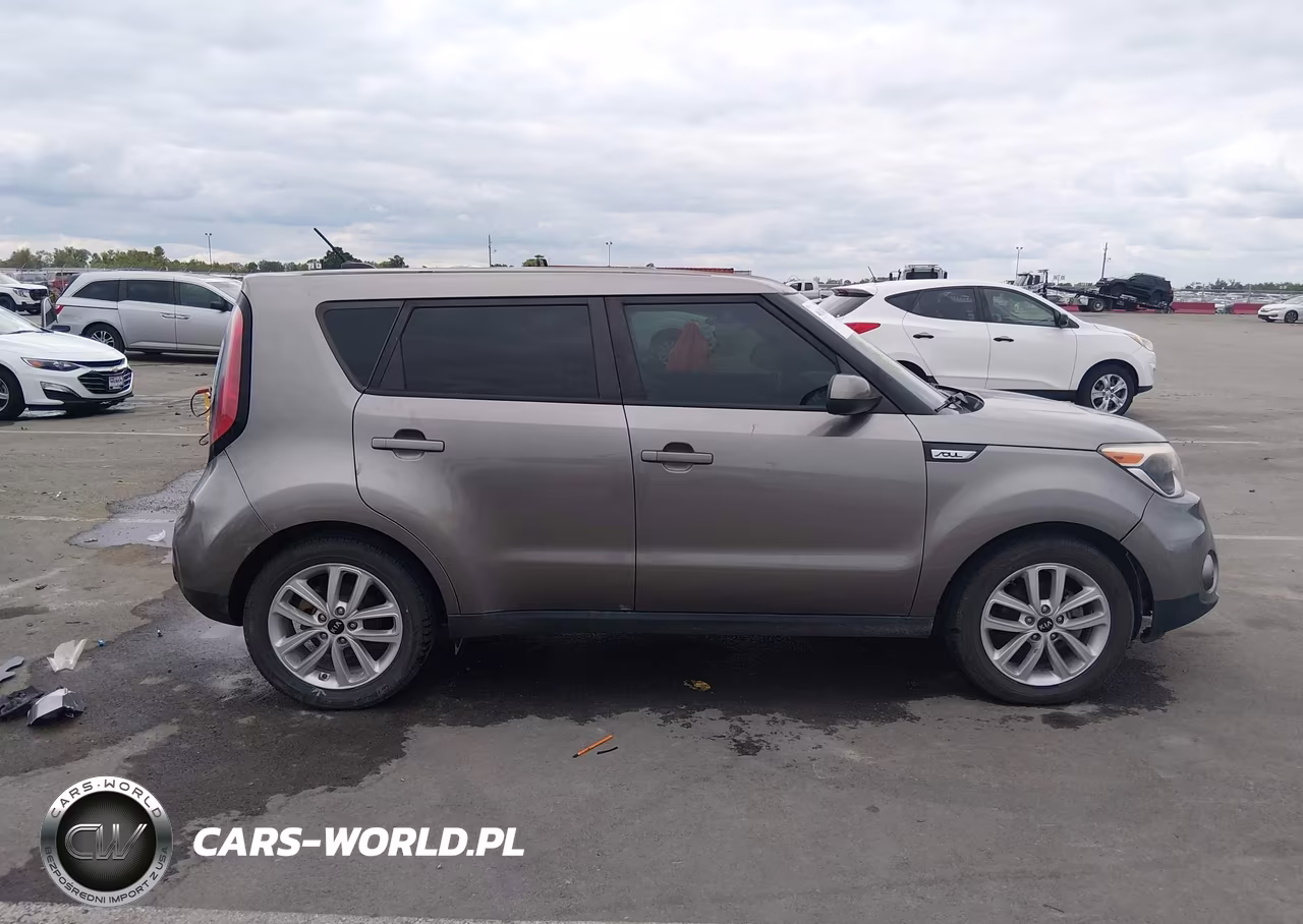 2017 Kia Soul + VIN:KNDJP3A52H7447718 - 13