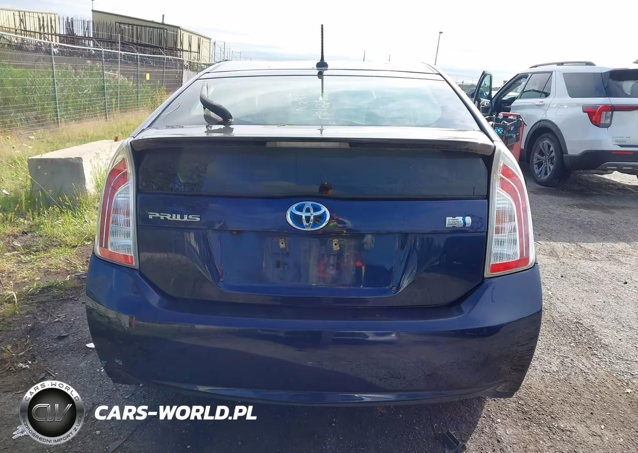 2015 Toyota Prius Three VIN:JTDKN3DU2F0435815 - 16