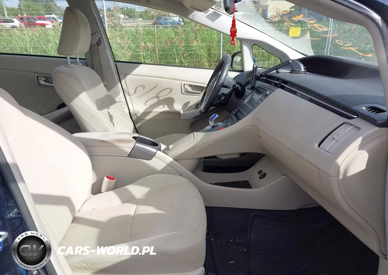 2015 Toyota Prius Three VIN:JTDKN3DU2F0435815 - 5