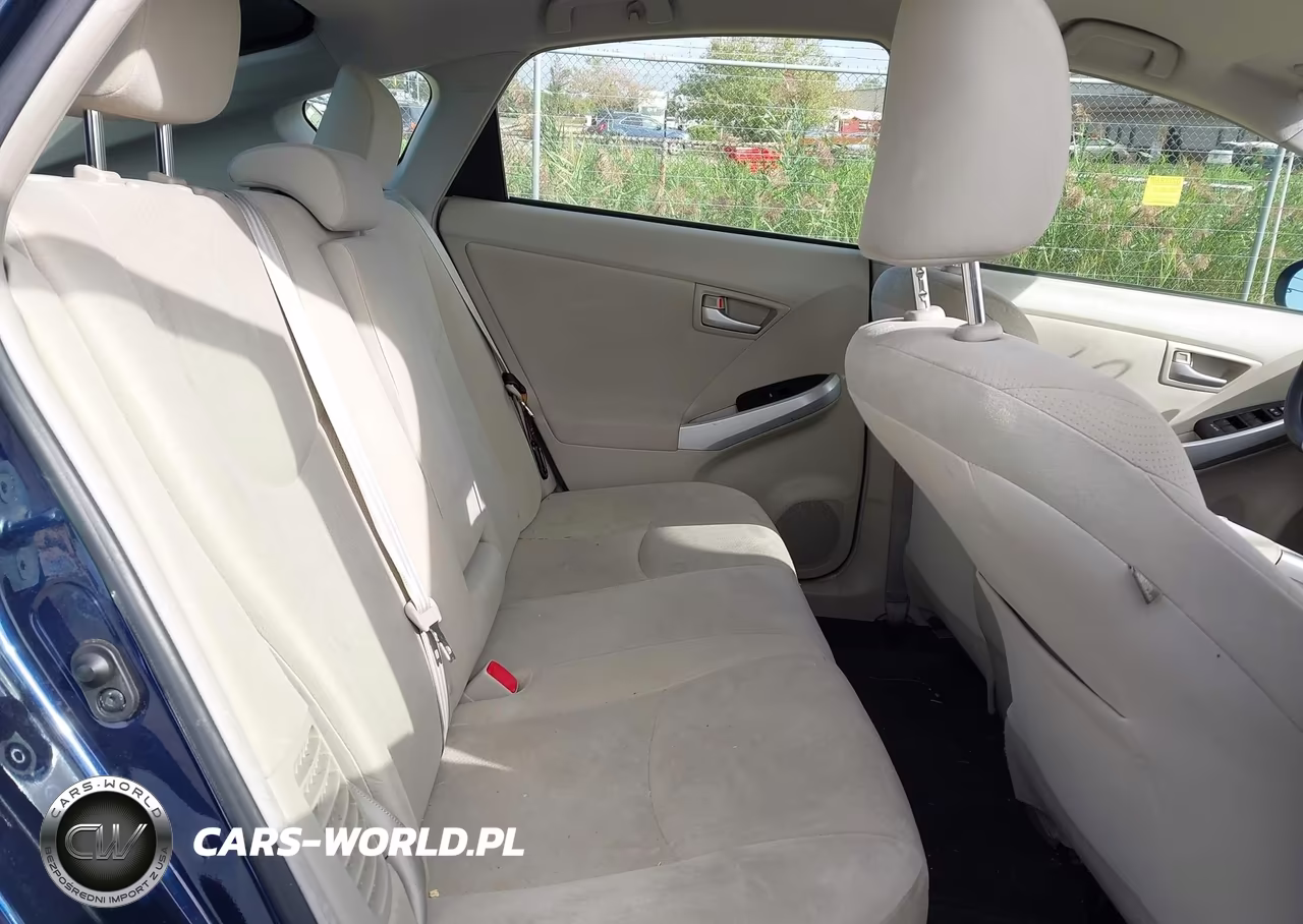 2015 Toyota Prius Three VIN:JTDKN3DU2F0435815 - 8