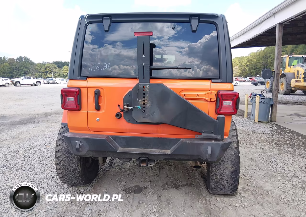 2018 Jeep Wrangler Unlimited Rubicon 4X4 VIN:1C4HJXFN7JW215028 - 16