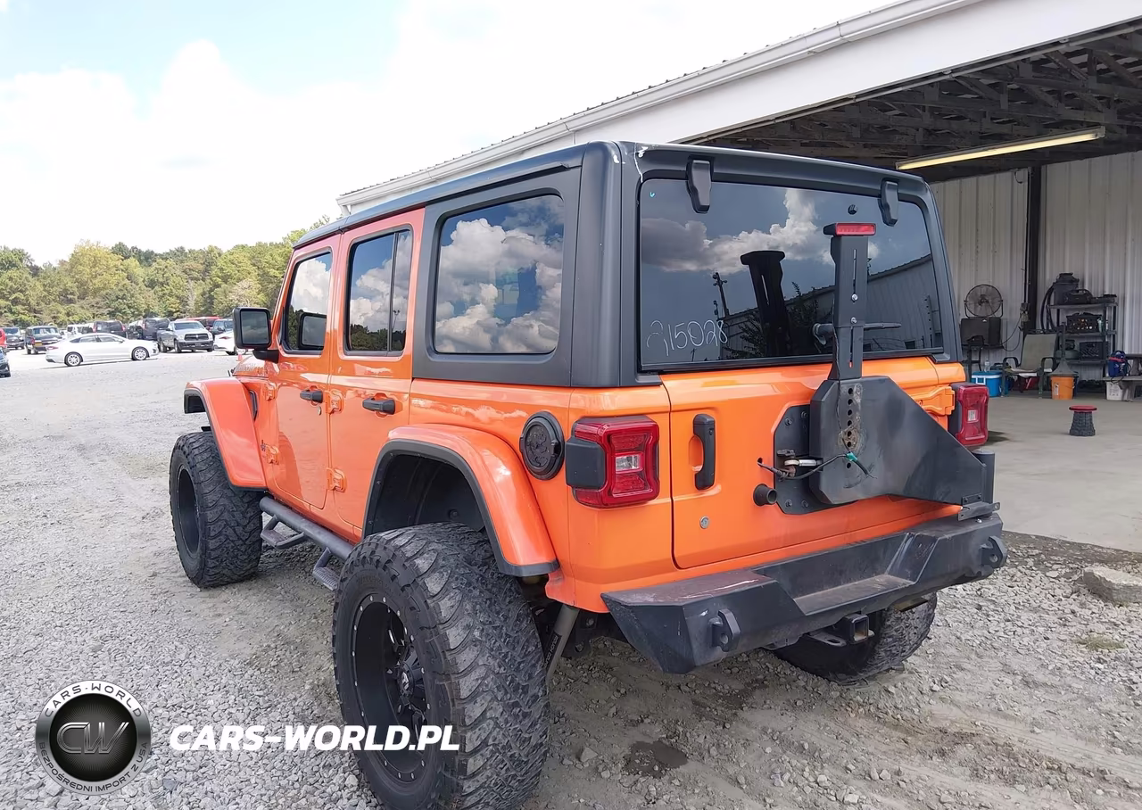 2018 Jeep Wrangler Unlimited Rubicon 4X4 VIN:1C4HJXFN7JW215028 - 3