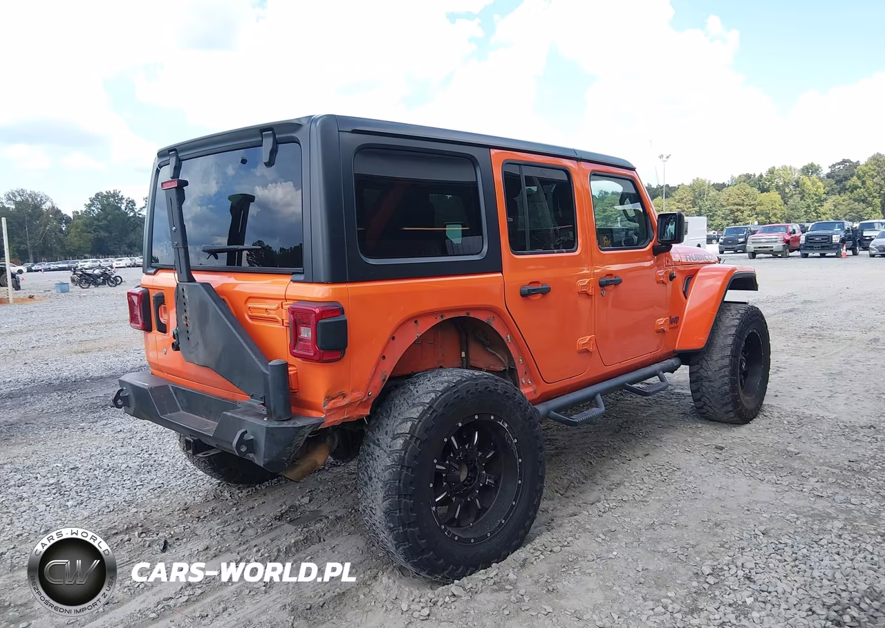 2018 Jeep Wrangler Unlimited Rubicon 4X4 VIN:1C4HJXFN7JW215028 - 4