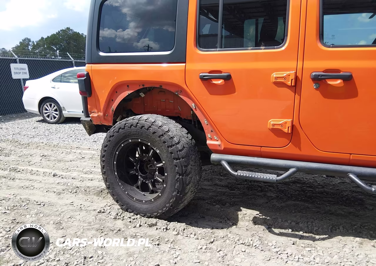 2018 Jeep Wrangler Unlimited Rubicon 4X4 VIN:1C4HJXFN7JW215028 - 6