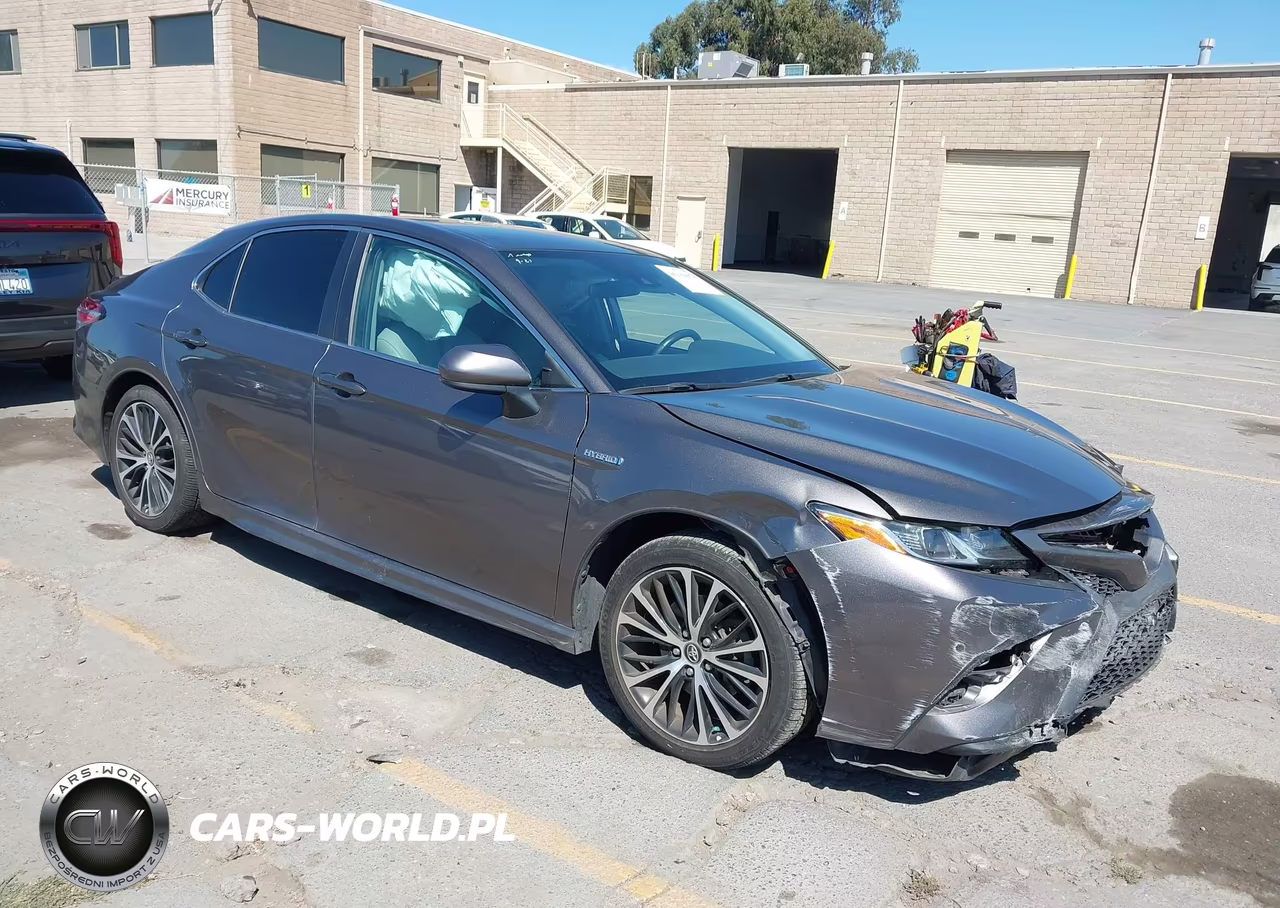 2019 Toyota Camry Hybrid Se