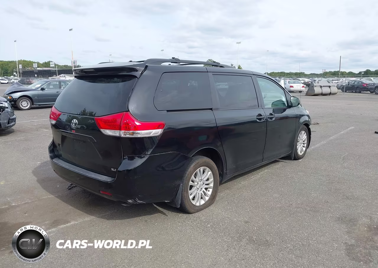 2011 Toyota Sienna Xle V6 VIN:5TDYK3DC9BS052259 - 4